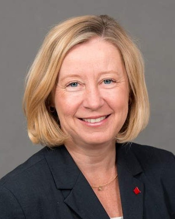 Porträt von Helga Zollner